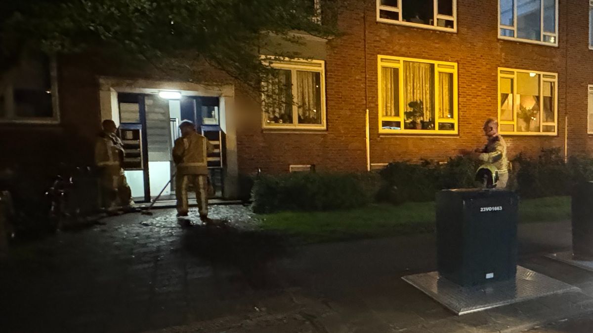 Explosie bij woning Van Alphenlaan, politie doet onderzoek