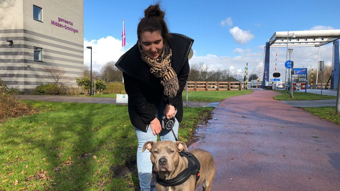 Melanie Visser met haar hond Noa