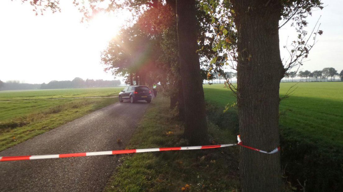 De politie is een onderzoek gestart naar een dode in Zwinderen (Rechten: Van Oost media)