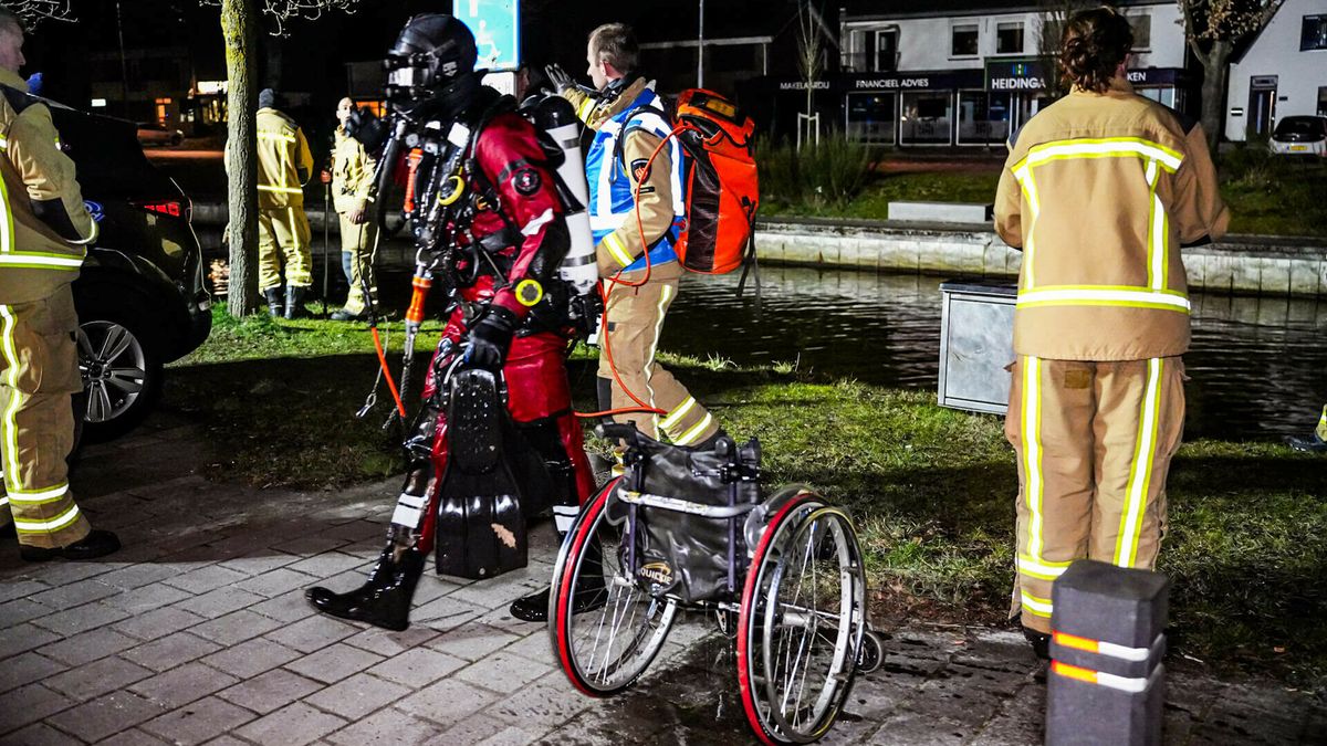 Consternatie in Klazienaveen, rolstoel opgedoken in het water
