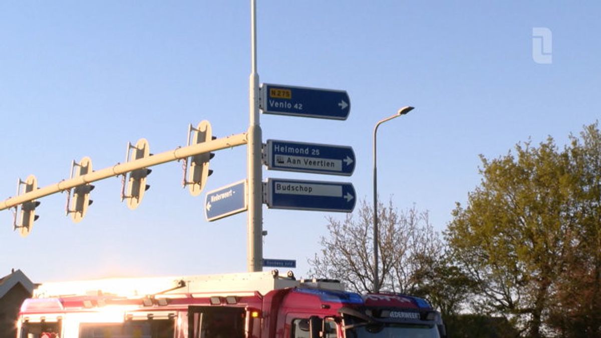 Botsing tussen twee auto's in Nederweert: moeder gewond, kinderen met schrik vrij