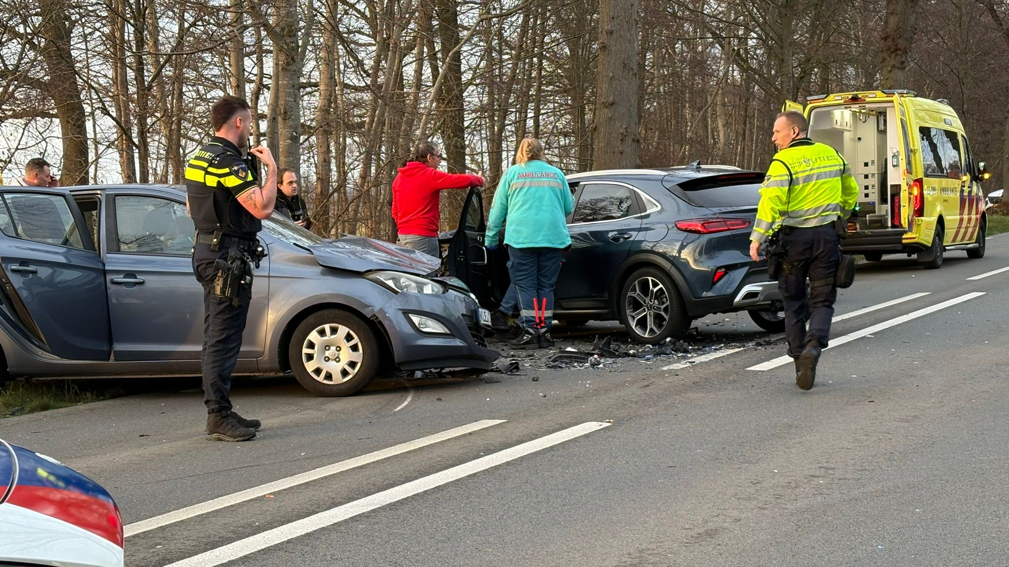 Gewonden bij botsing met meerdere auto’s in Velden.