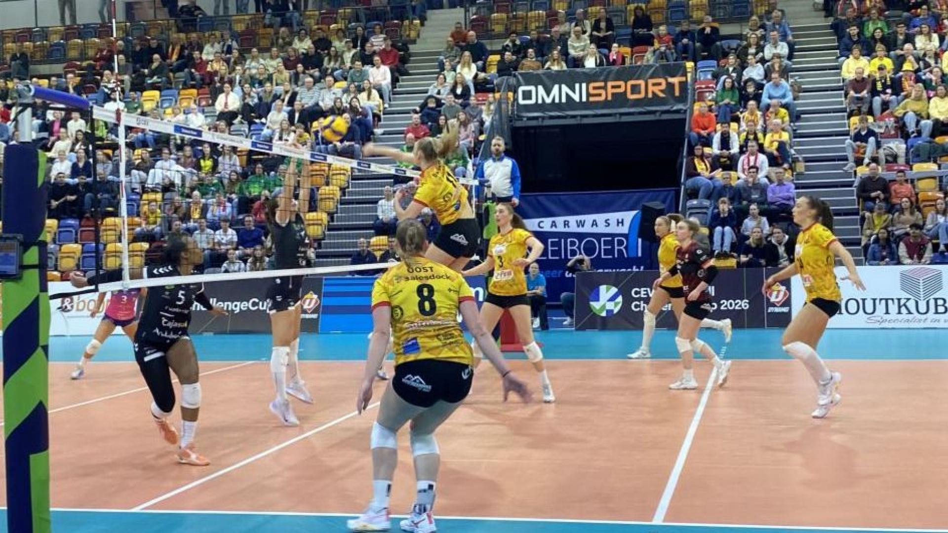 Luuk de Jong zwaar geblesseerd • vrouwen Dynamo uitgeschakeld