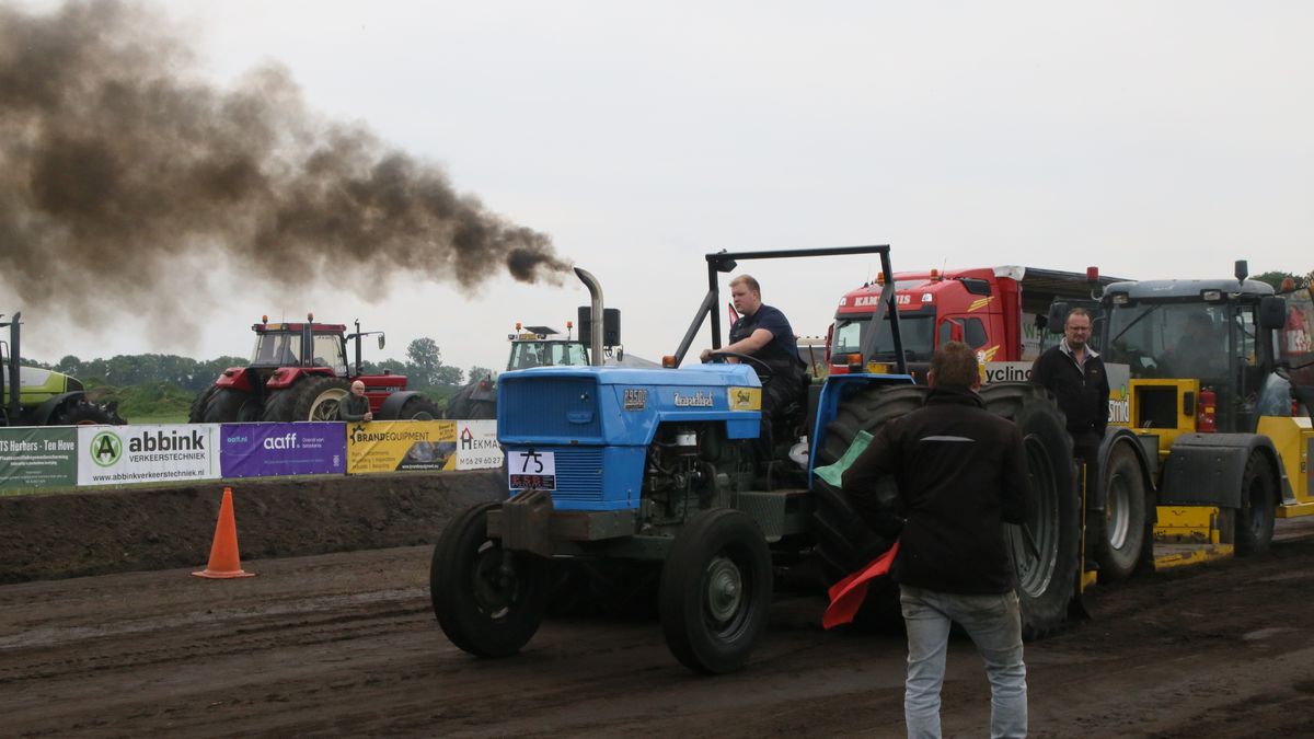 In Beeld: Trekkertrek Den Velde