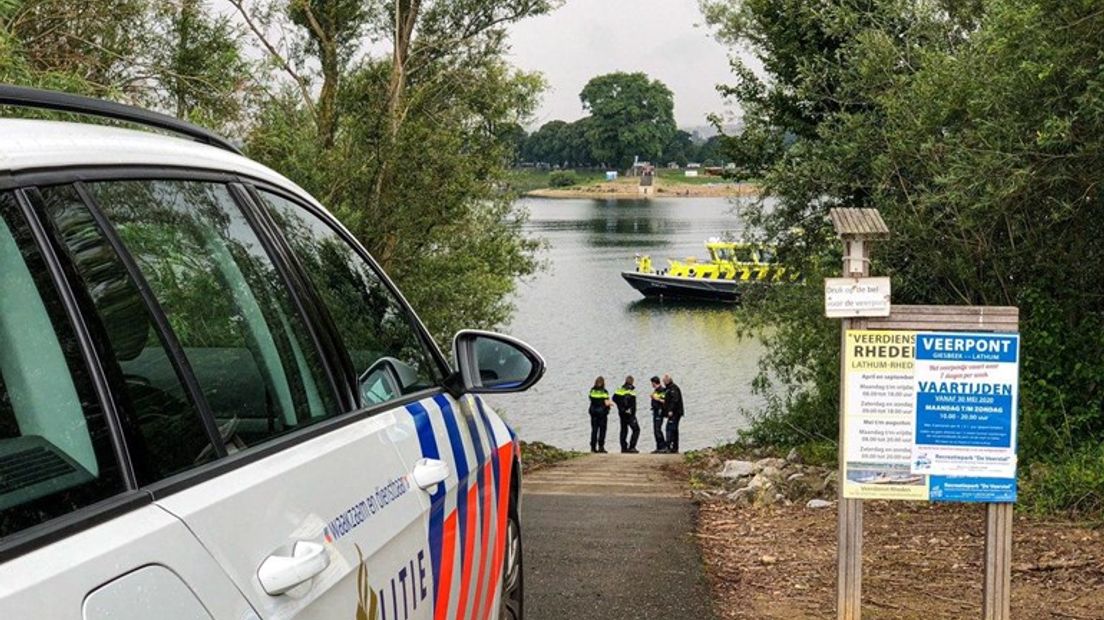 Het lichaam werd in een auto in het water bij Giesbeek aangetroffen.