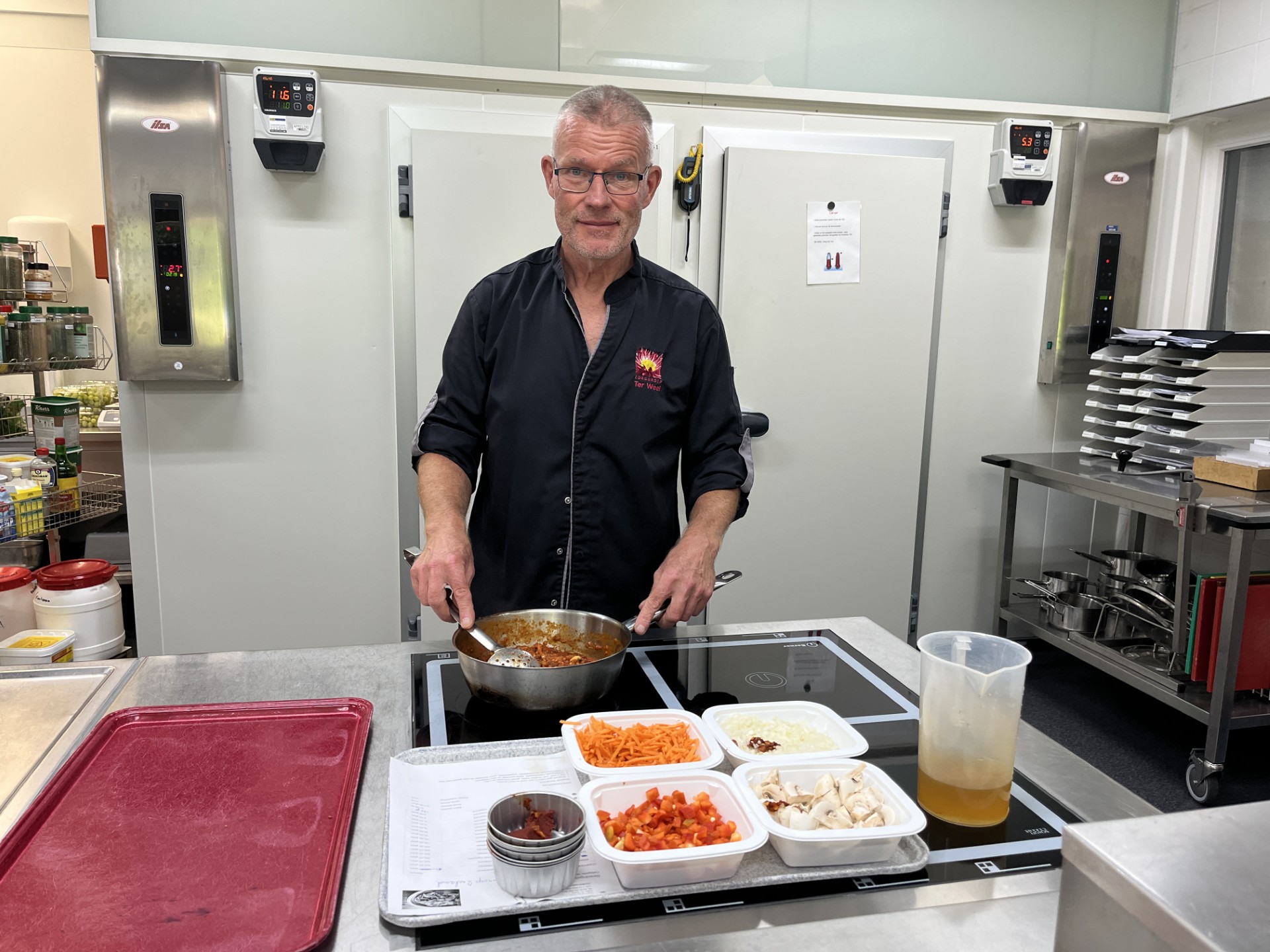 Chefkok Martin de Regt met zijn plantaardige pasta bolognese