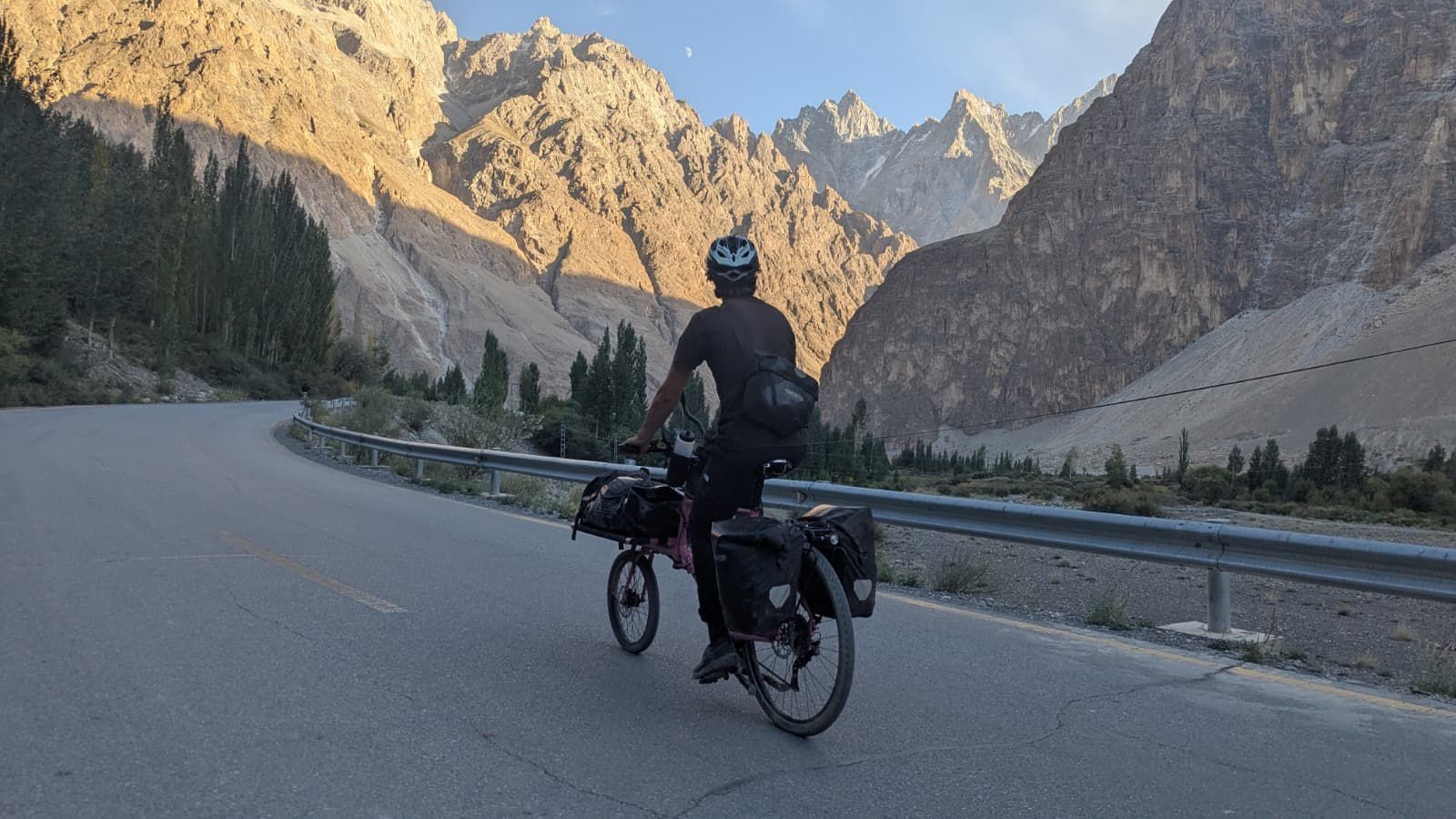 De tocht ging gedeeltelijk door een 7000 meter hoog gebergte.