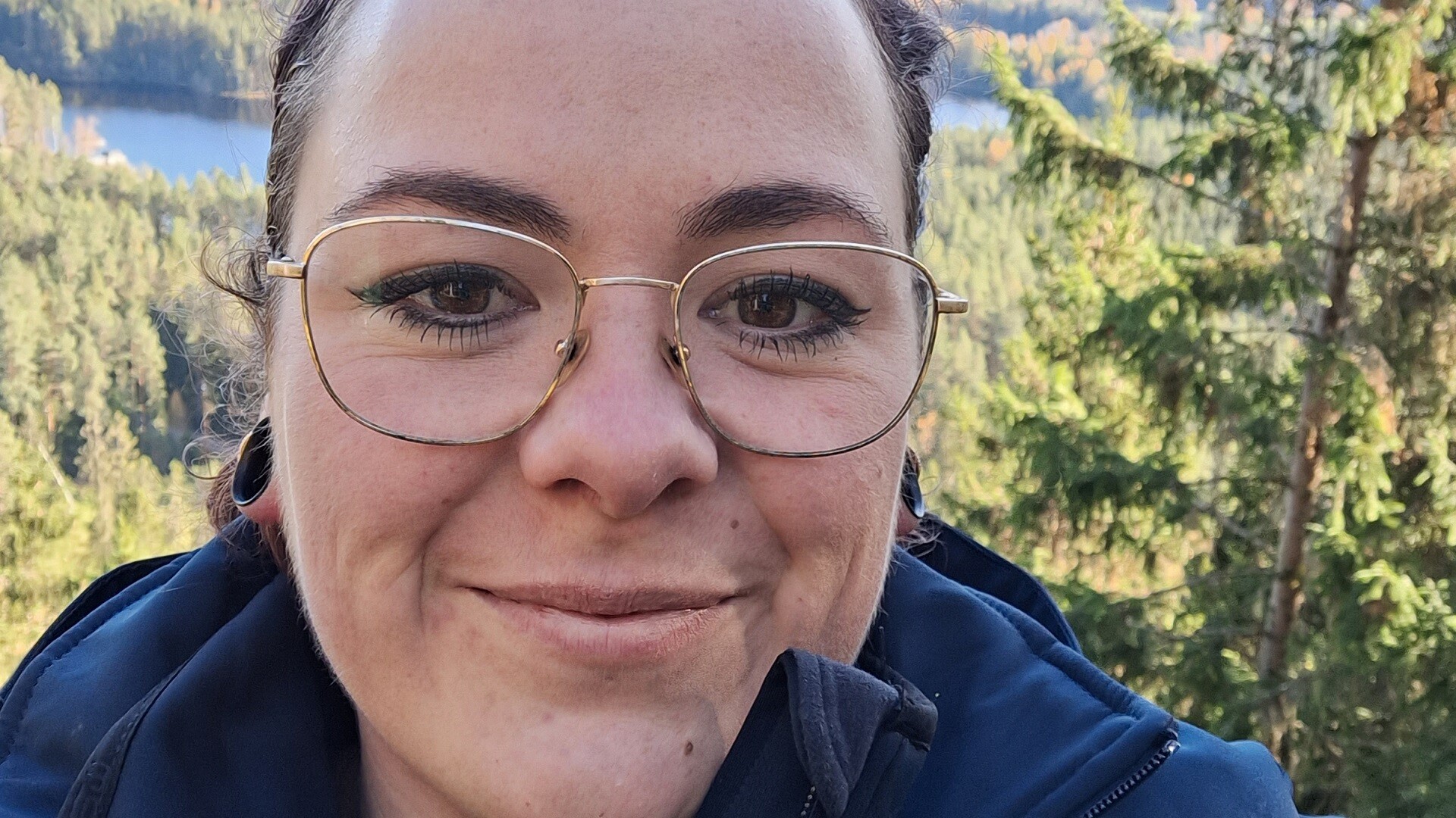 Winterzwemmen geeft Lysbeth de Jong in Zweden een kick: "Je komt warm uit het koude water"