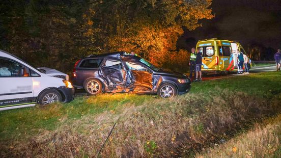 Gewonden bij botsing tussen twee auto's
