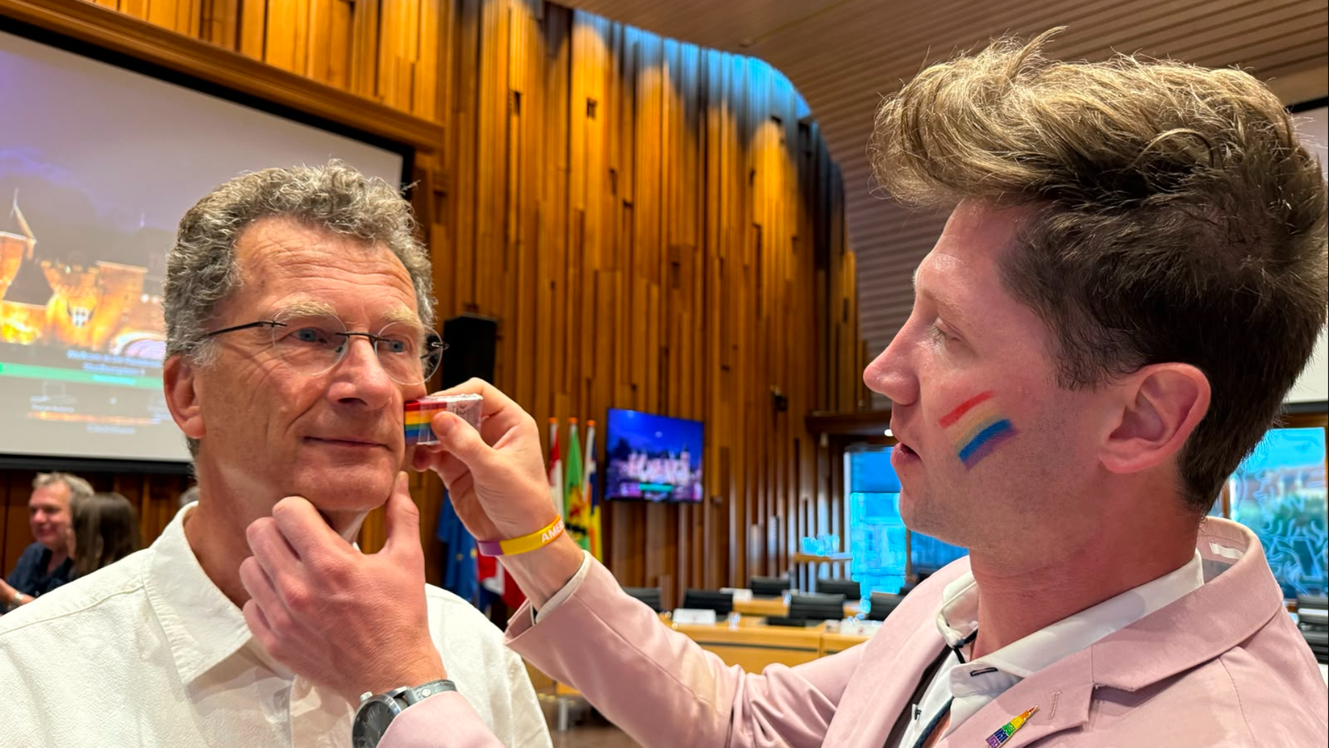 Pride Amersfoort wil geen verband tussen mishandeling en regenboogactie