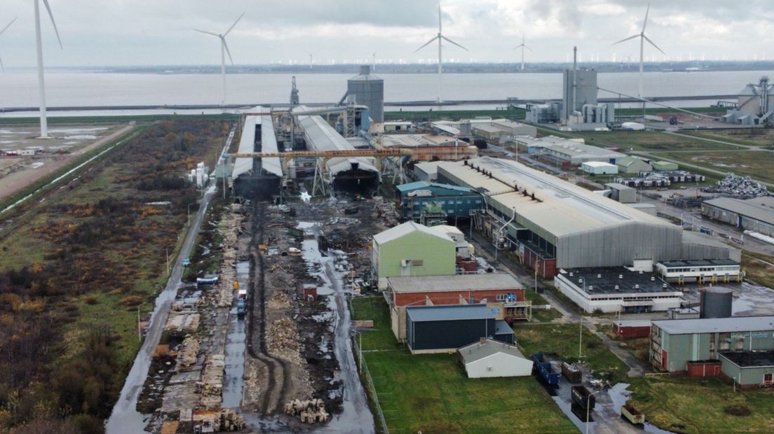 Aluminiumfabriek Aldel in Delfzijl al voor een groot deel gesloopt: ‘Dit geeft een heel dubbel gevoel’