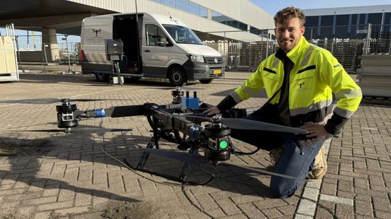 Drone neemt werk van hijskraan over bij bloemenveiling Home