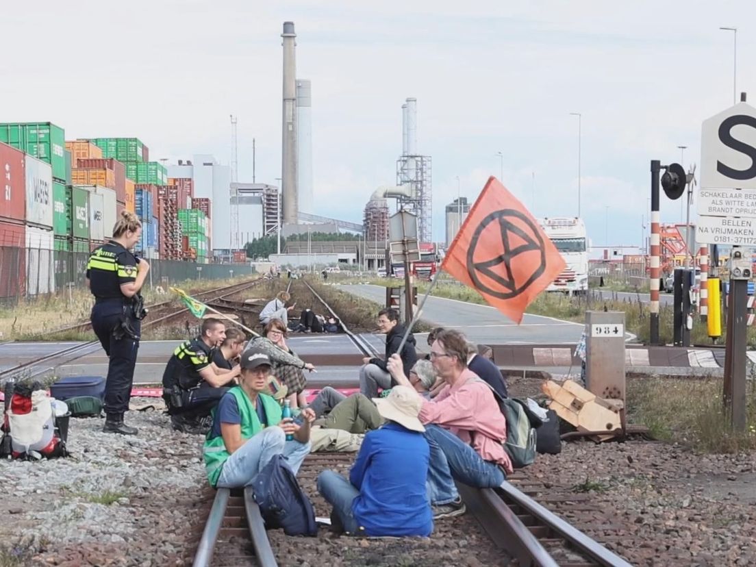 De demonstratie op de havenspoorlijn door Extinction Rebellion