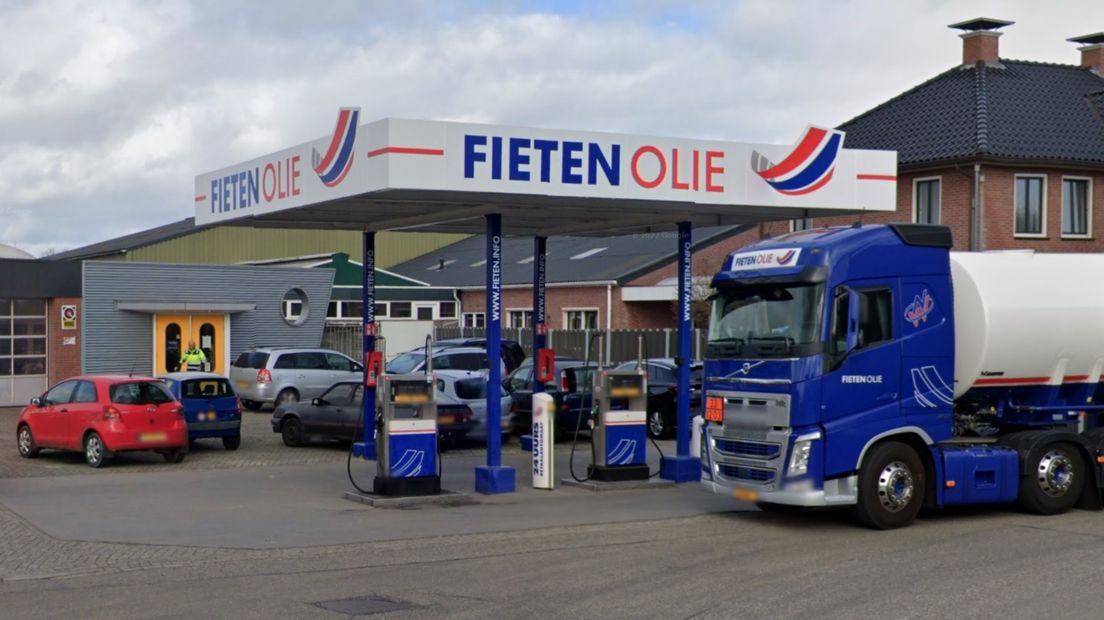 Het onbemande tankstation van Fieten Olie in Uithuizen