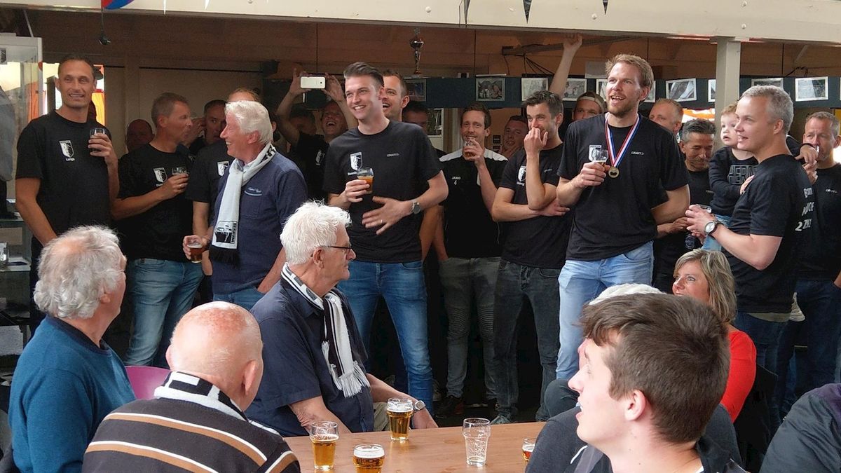 Titel 'Gouden Gezonde Voetbalkantine' is voor VV Berkum in Zwolle