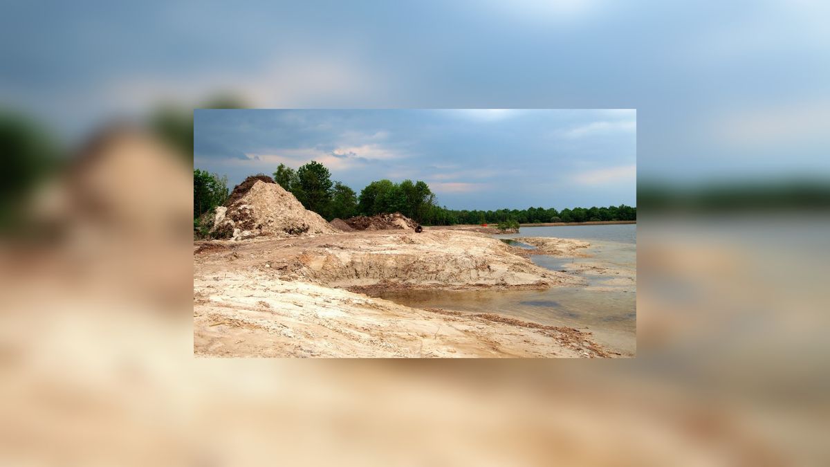 Plan om zandwinput Skûlenboarch te bedekken met drijvende zonnepanelen
