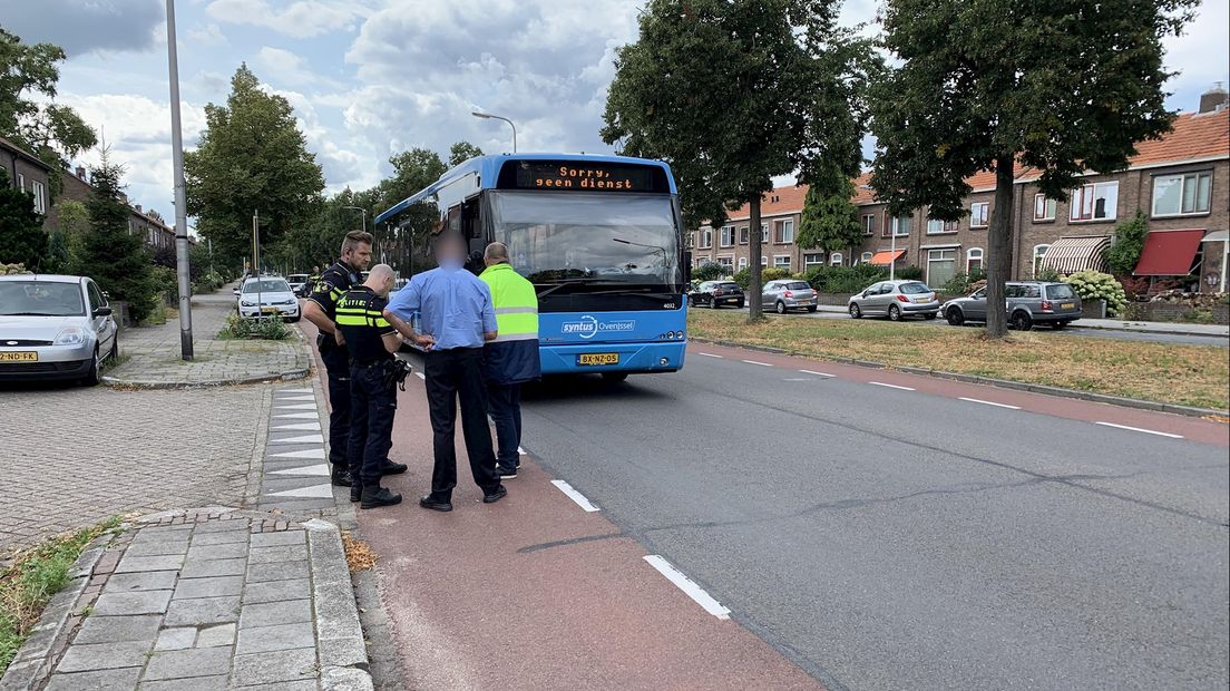 De jongen is gewond naar het ziekenhuis gebracht