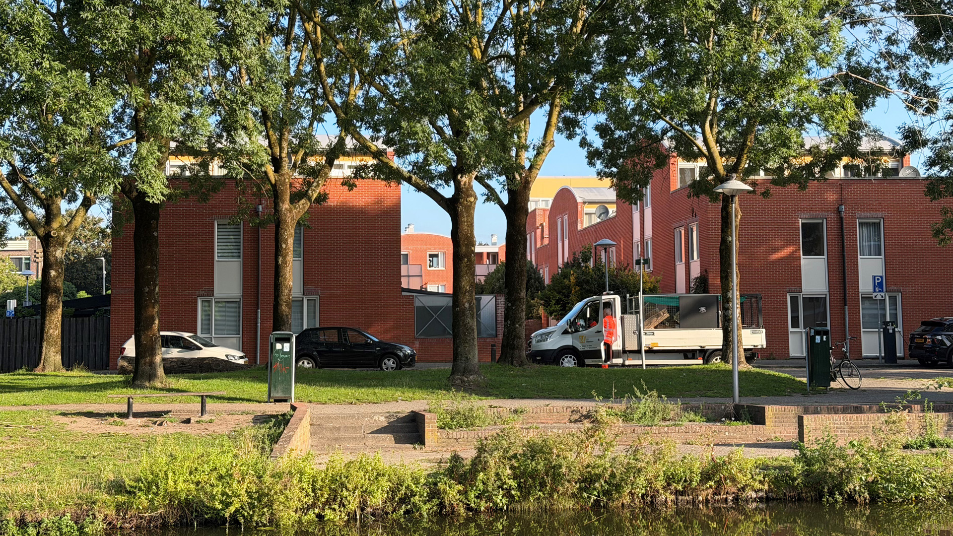 Vechtpartijen en rotzooi op straat, omwonenden Timorkade zijn het zat: 'Ik overweeg te verhuizen'