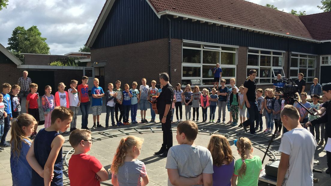 Opnames van de videoclip (Rechten: Ronald Oostingh / RTV Drenthe)