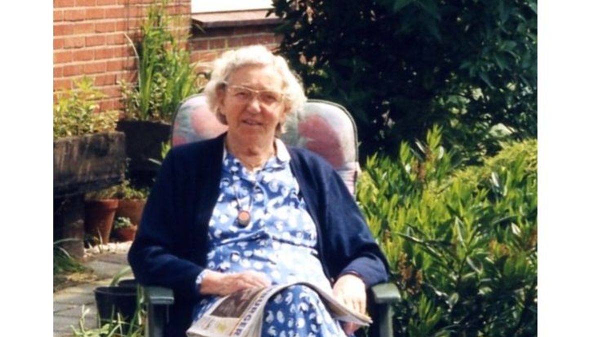 Archeologe Jo Stoel (93) uit Lomm overleden