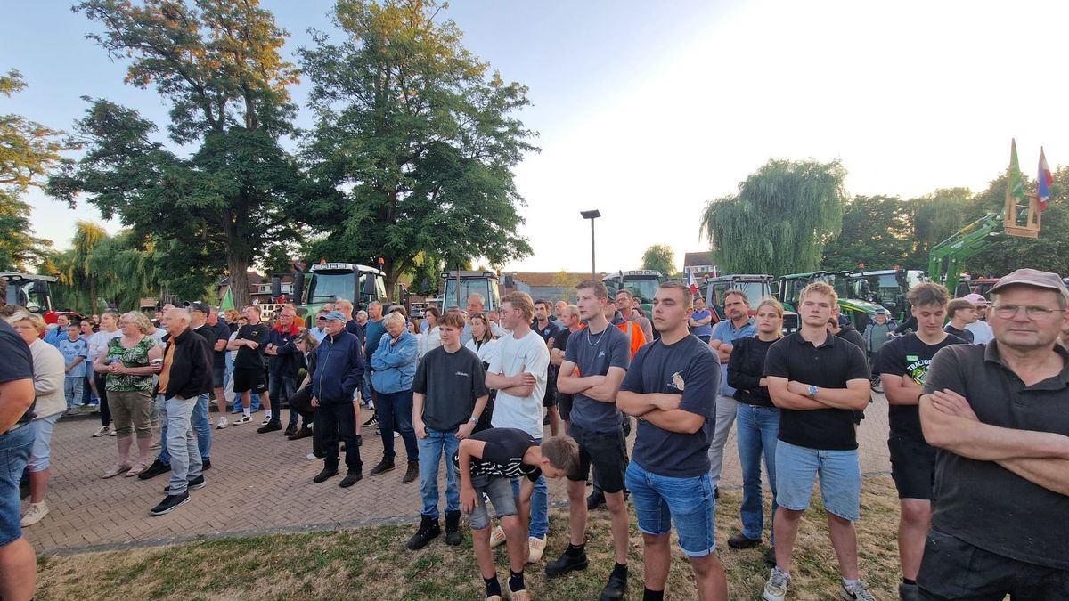 Boeren overhandigen brandbrief: 'Deze plannen zijn niet uitvoerbaar'