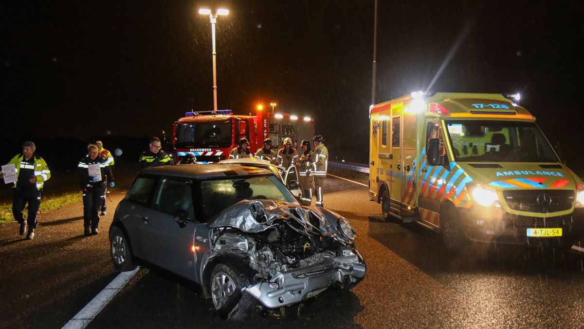 Gewonden bij ongeluk op A20 bij Maasland; betrokkene slaat op de vlucht ...