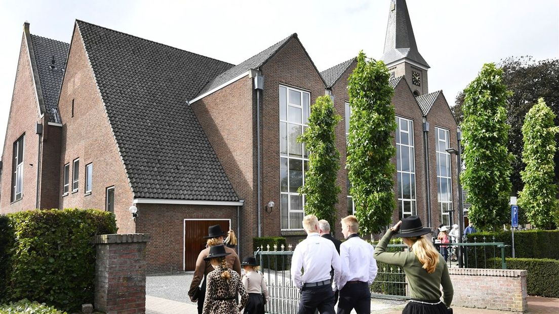 Kerkgangers in Staphorst