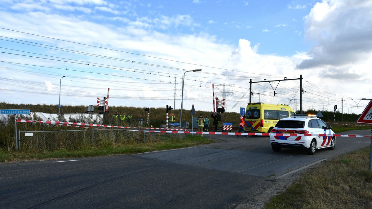Geen treinen na aanrijding op het spoor bij Krabbendijke