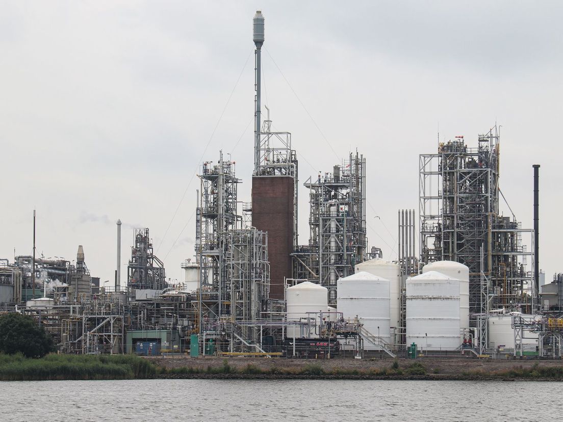 De fabriek van Chemours in Dordrecht in 2023