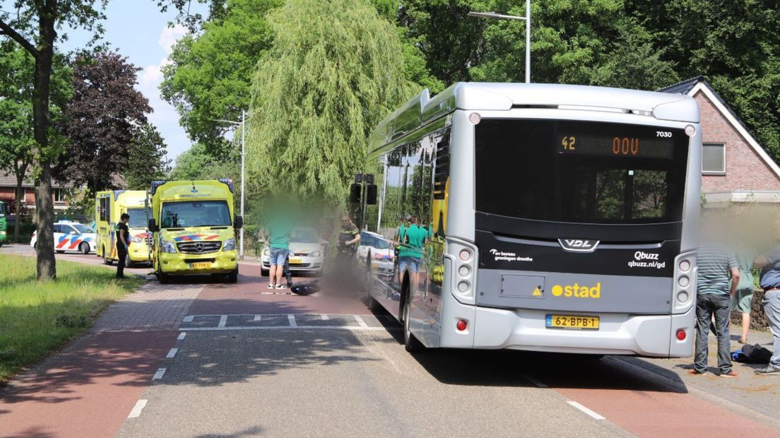 De bus die met de motor botste