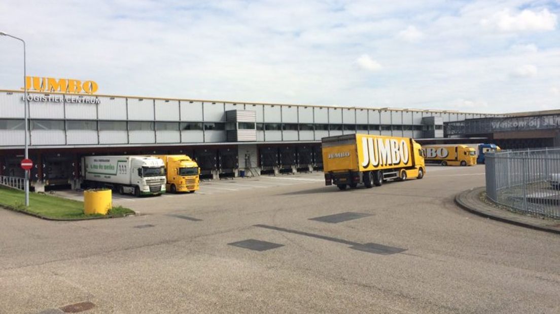 Vakbonden FNV en CNV zijn een meldpunt voor medewerkers van de distributiecentra van Jumbo begonnen (Rechten: RTV Drenthe/Janet Oortwijn)