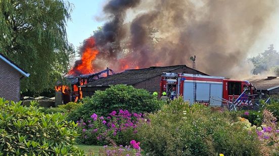 Brand in loods • gewonde bij botsing. Brand in loods • gewonde bij botsing.