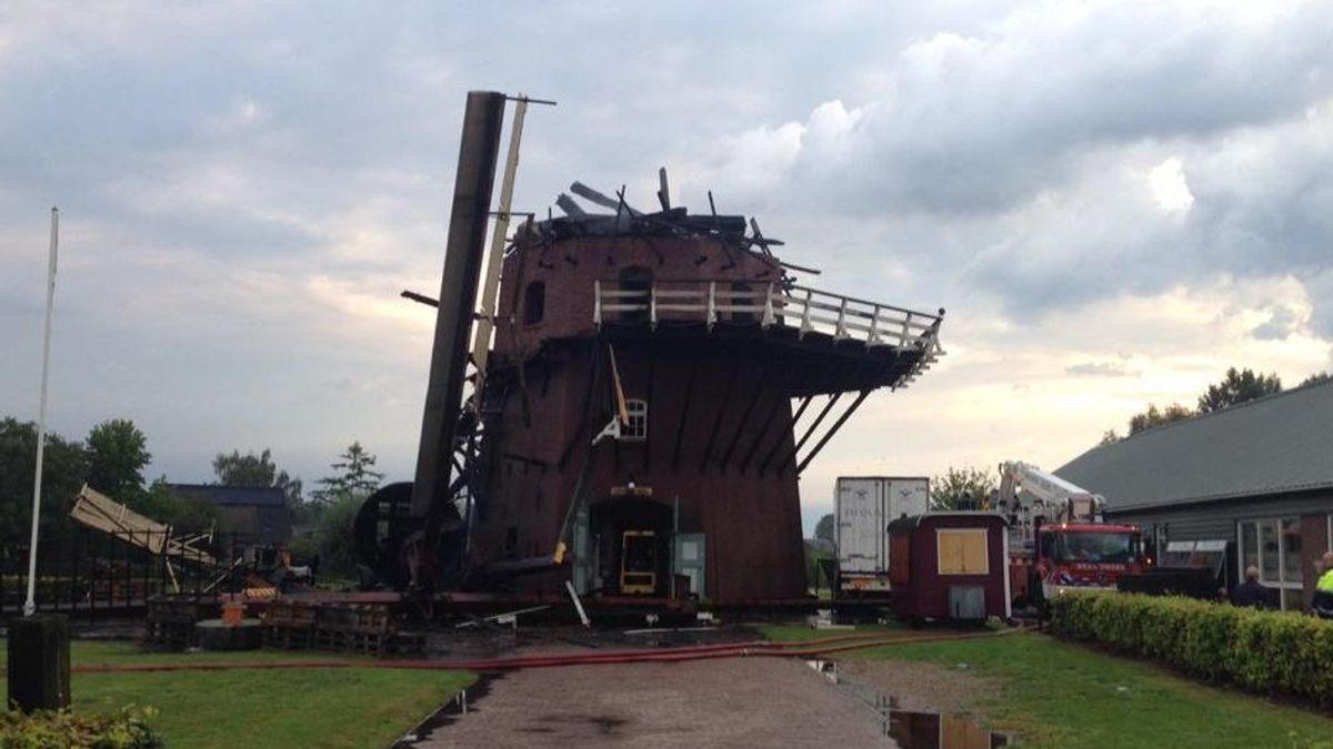 Inwoners Terwolde zien molen voor de tweede keer afbranden: 'Er komen herinneringen naar boven'