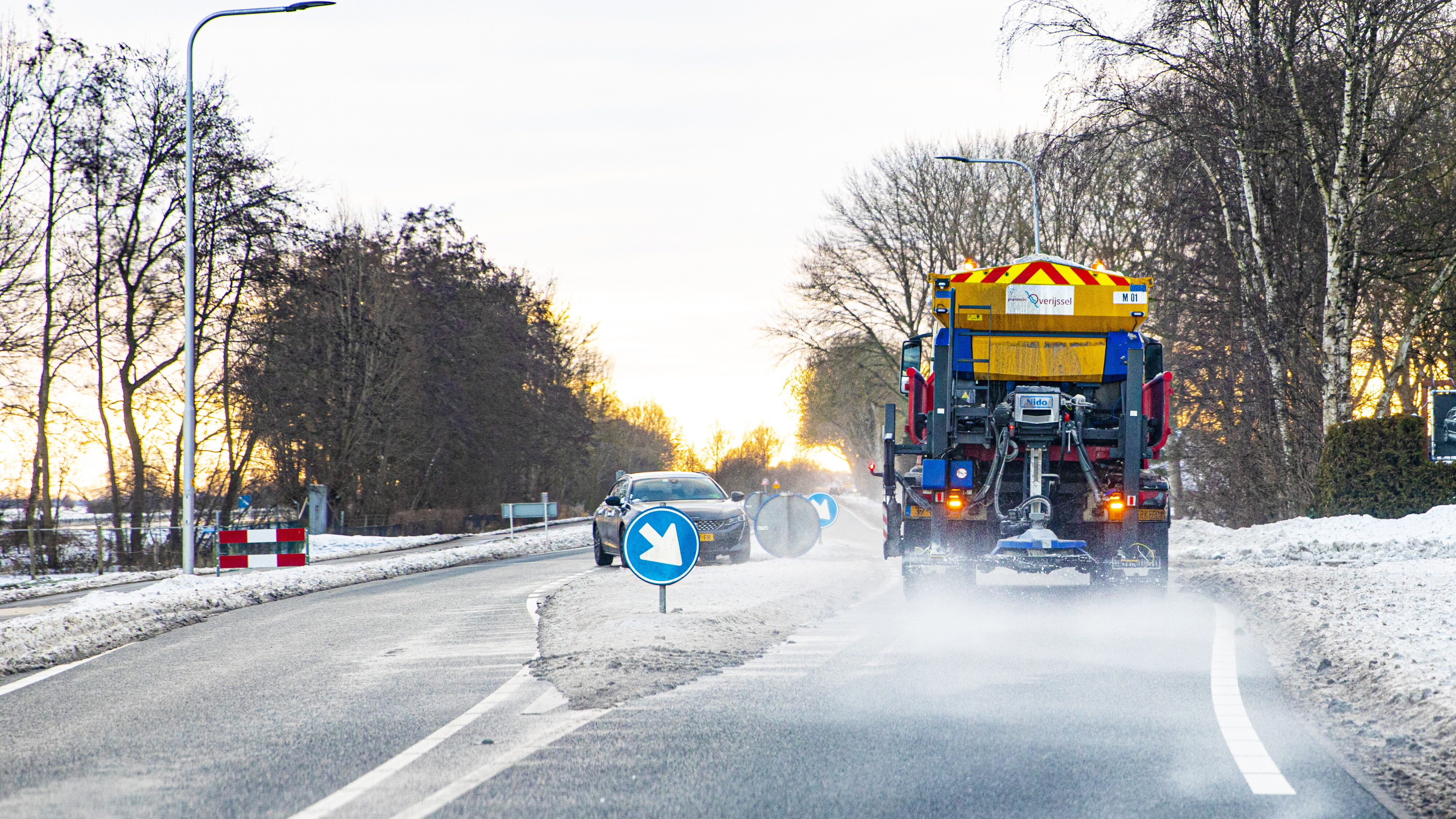 KNMI: Tot Morgenochtend Code Geel Vanwege Gladheid Door Sneeuw - RTV ...