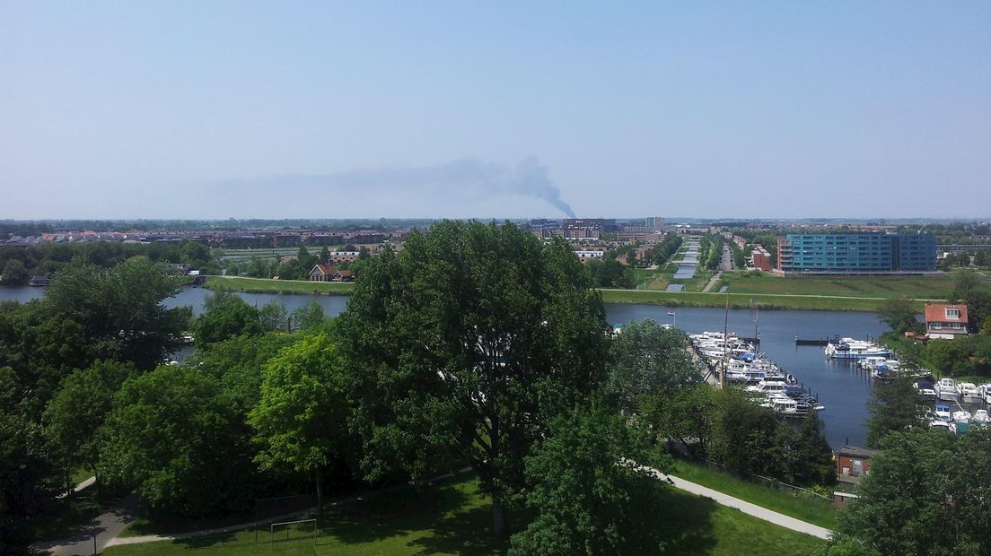 De rookwolk gezien vanuit Zwolle
