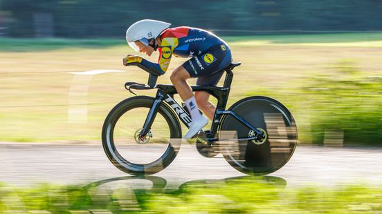 Adegeest sprint naar brons op NK wielrennen | Silke Tulk wint NK Klootschieten