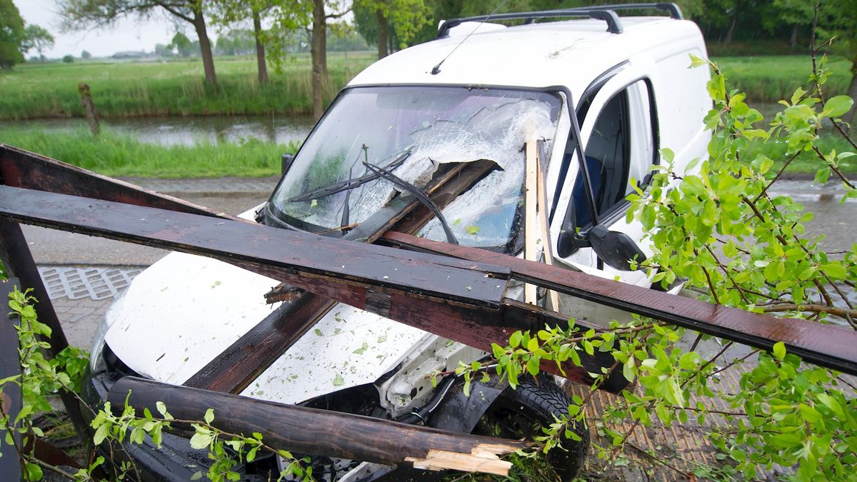 Bestuurder gewond bij ongeluk Daarle