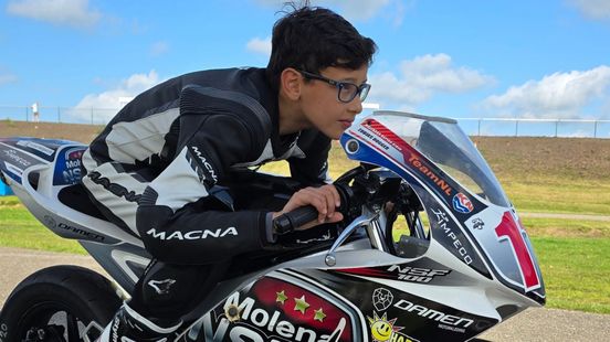 Engin (11) zit wekelijks 400 kilometer in de auto voor zijn grote droom: 'Hij kan ver komen' Home