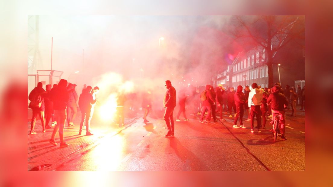 Minsken bûten it stadion