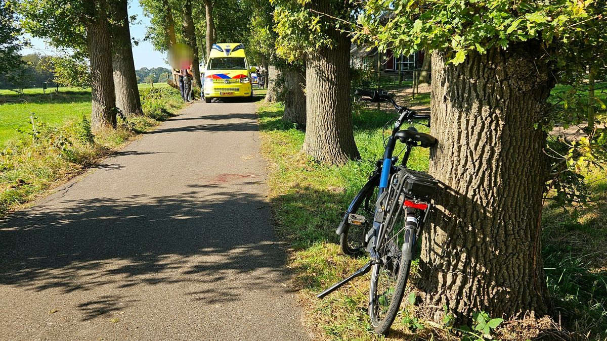 Fietser zwaargewond na botsing en val in Stuifzand