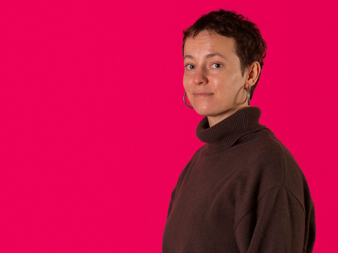 Basia werkt als eindredacteur en verdient een doorsnee salaris, dat maakt het vinden van een eigen huis niet makkelijker.