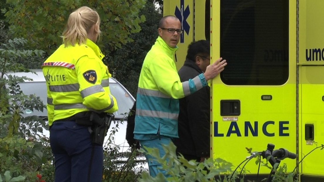 Fietsster wordt naar ziekenhuis gebracht