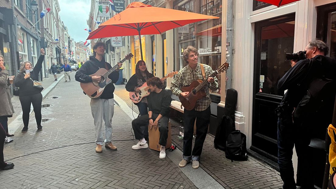 De Band Cosmo voor Café t Ogenblik