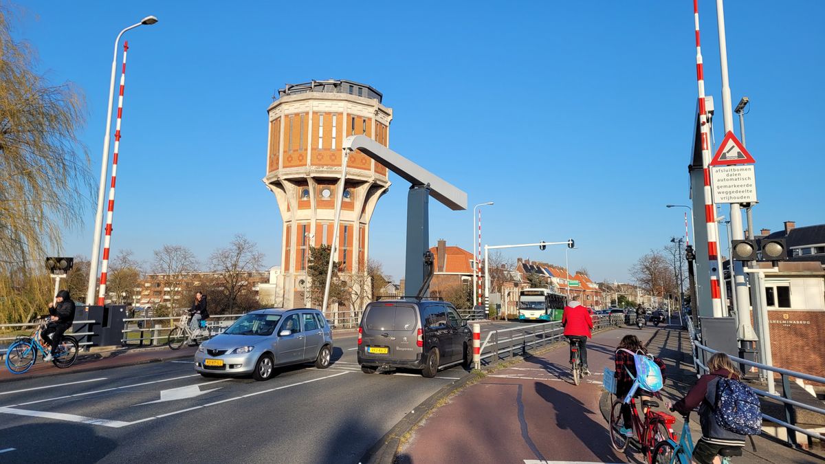 Bewoners watertoren 'elke ochtend wakker door gedreun', vragen gemeente om maatregelen