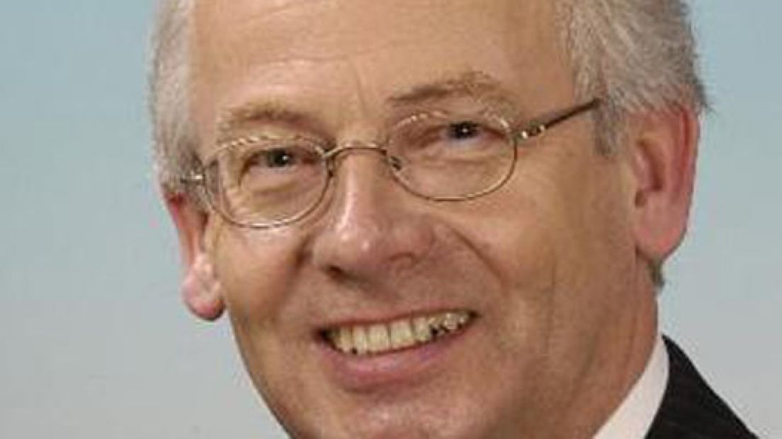 Wethouder Rheden onwel in raadzaal