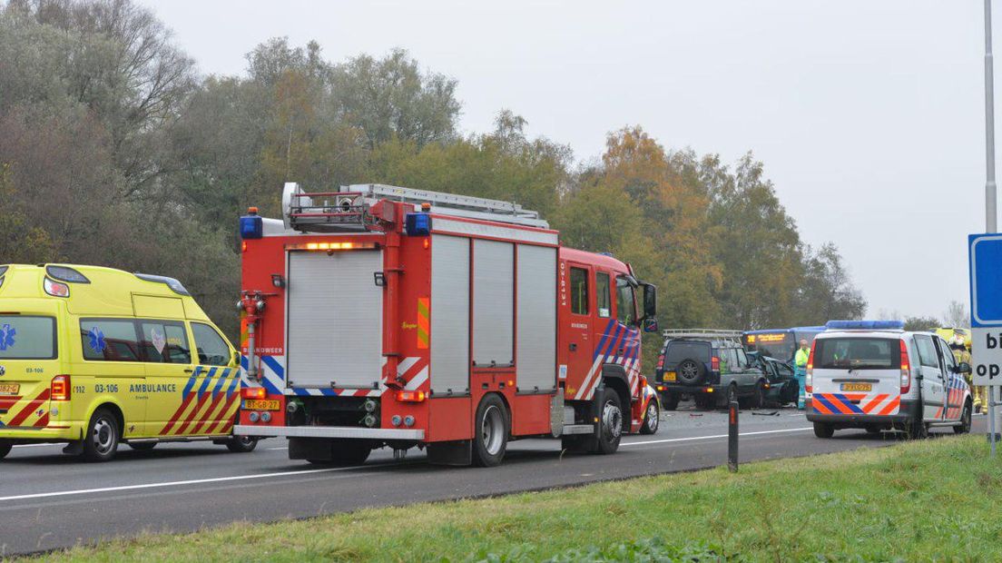 Het ongeluk gebeurde op de A28 (Rechten: Van Oost Media)