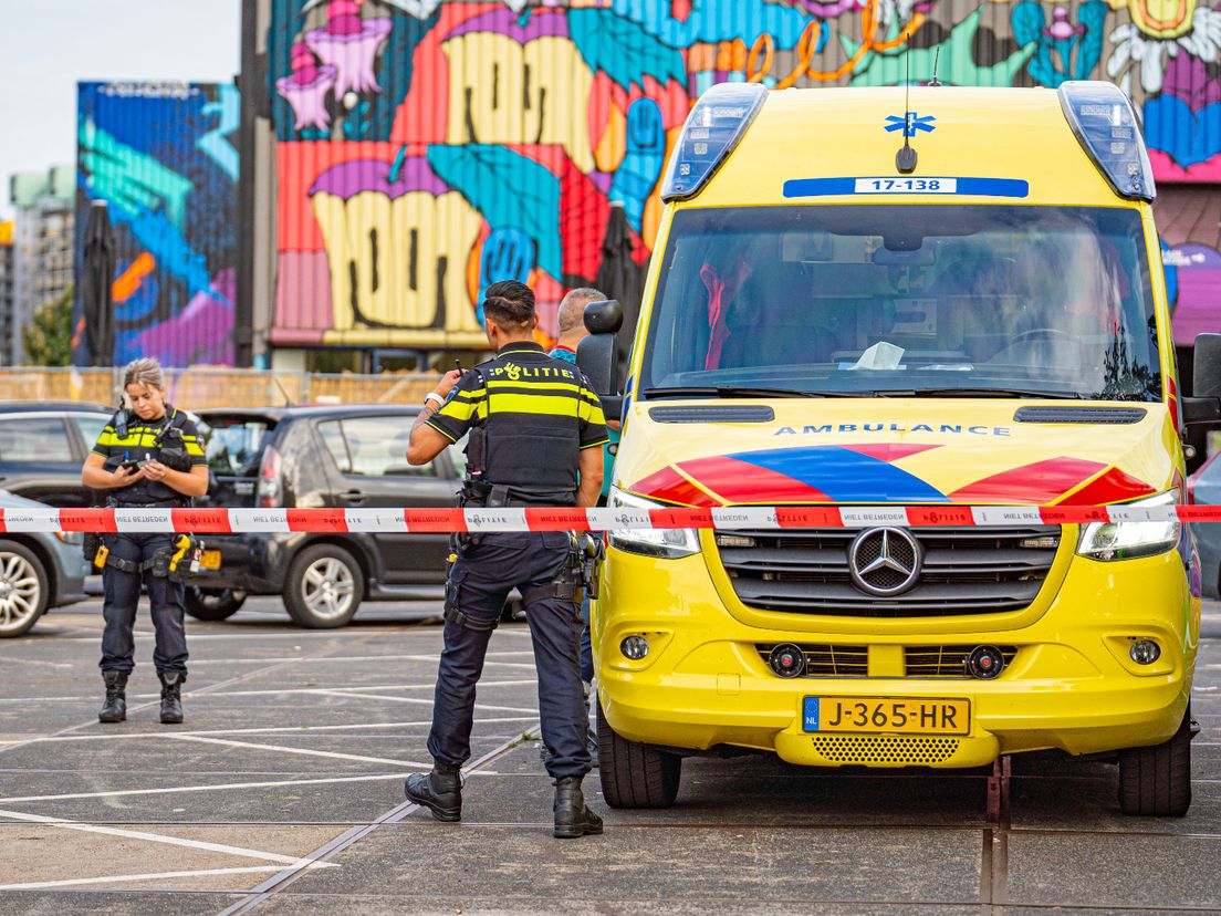 De politie is op zoek naar zeven verdachten in één auto.
