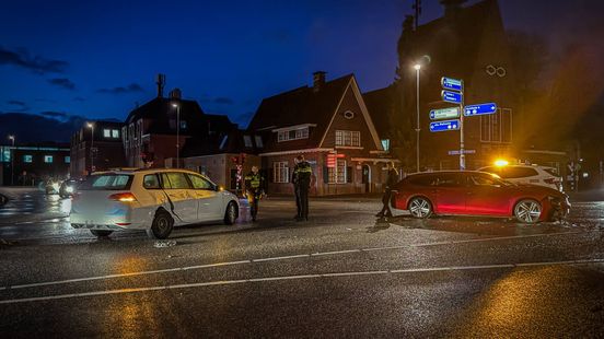 Aanrijding zorgt voor flinke schade