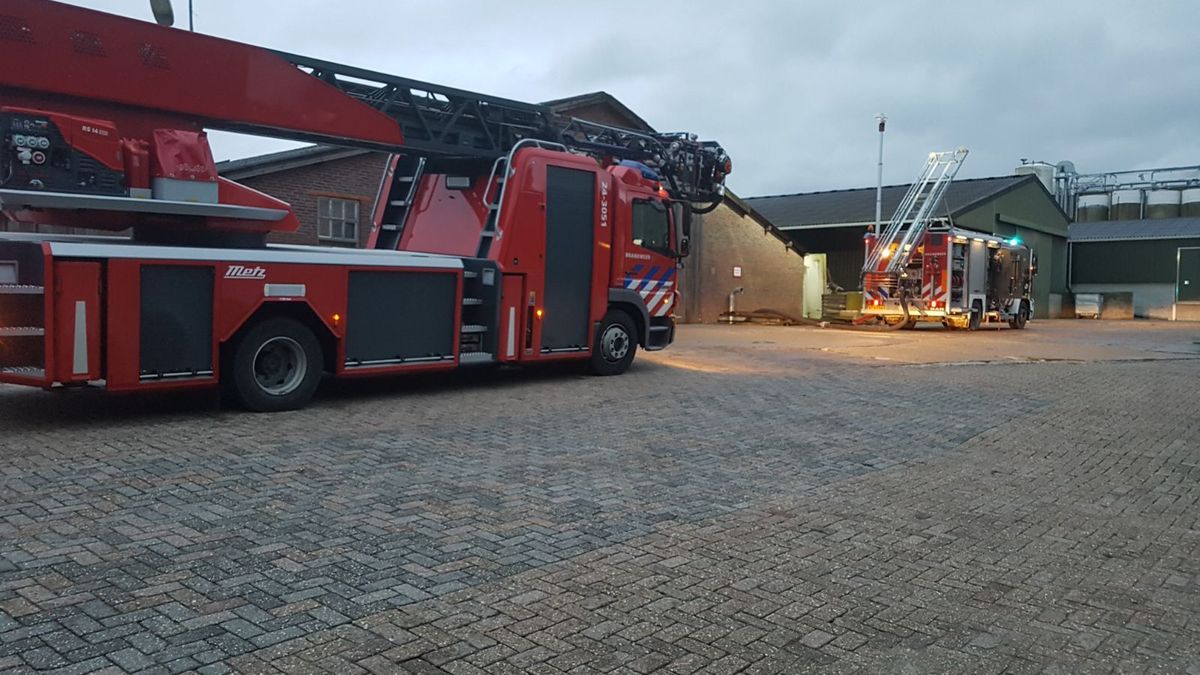 Brandweer naar broeiende mestvaalt Reijmerstok