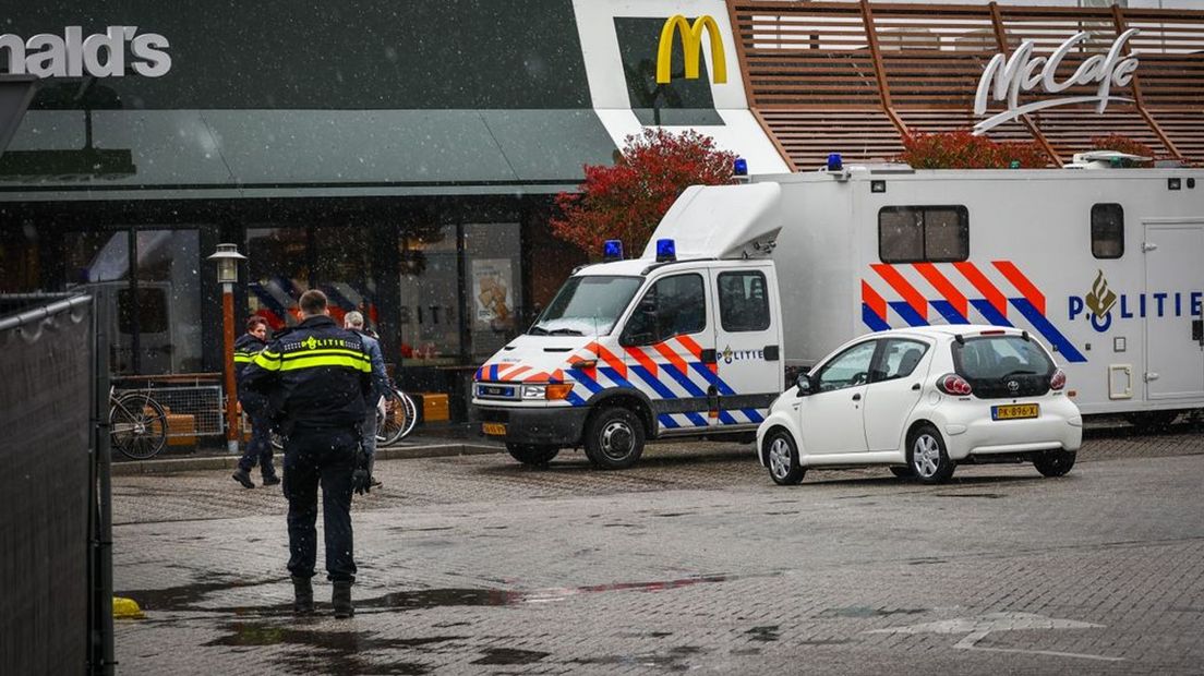 Politieonderzoek na de schietpartij in de McDonalds in Zwolle.